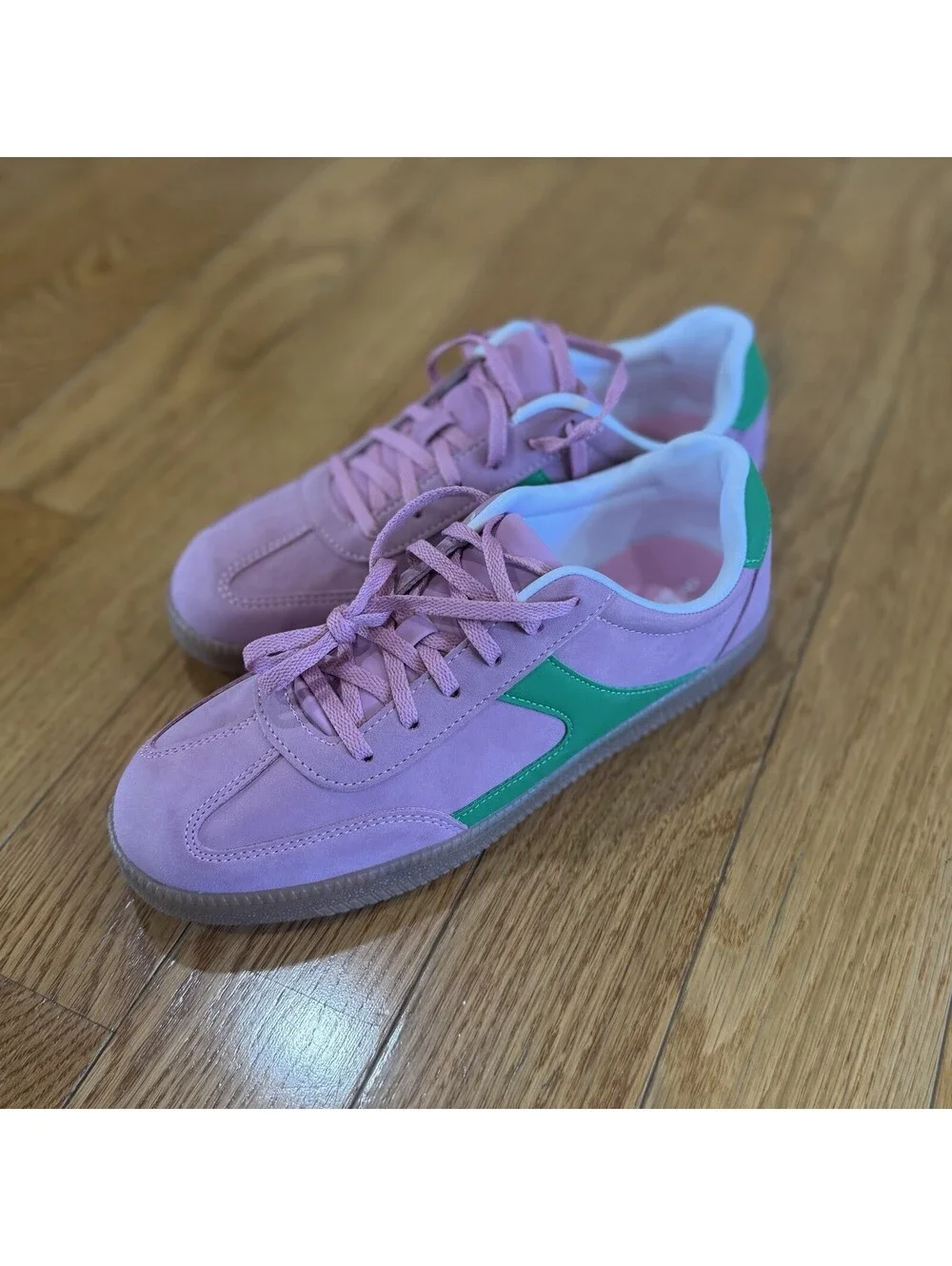 Size US 9 Women’s No Boundaries Women's Lace Up Sport Sneakers Pink Green